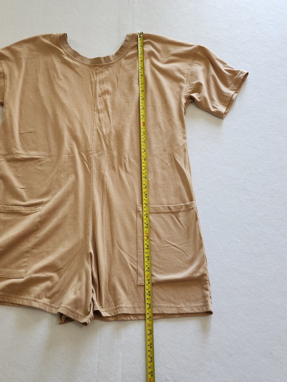 Casual Short-Sleeve Pocket Romper in Camel With Deep V Back Size Small - Picture 3 of 6
